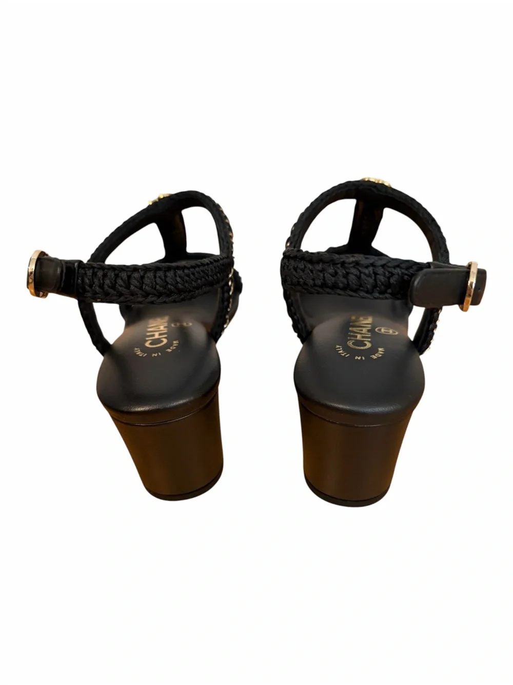CHANEL elegant timeless